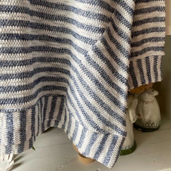 WOMENS PLUS SIZE CJ BANKS BLUE/WHITE STRIPED LONG SLEEVE BLOUSE 1X - Picture 5 of 9